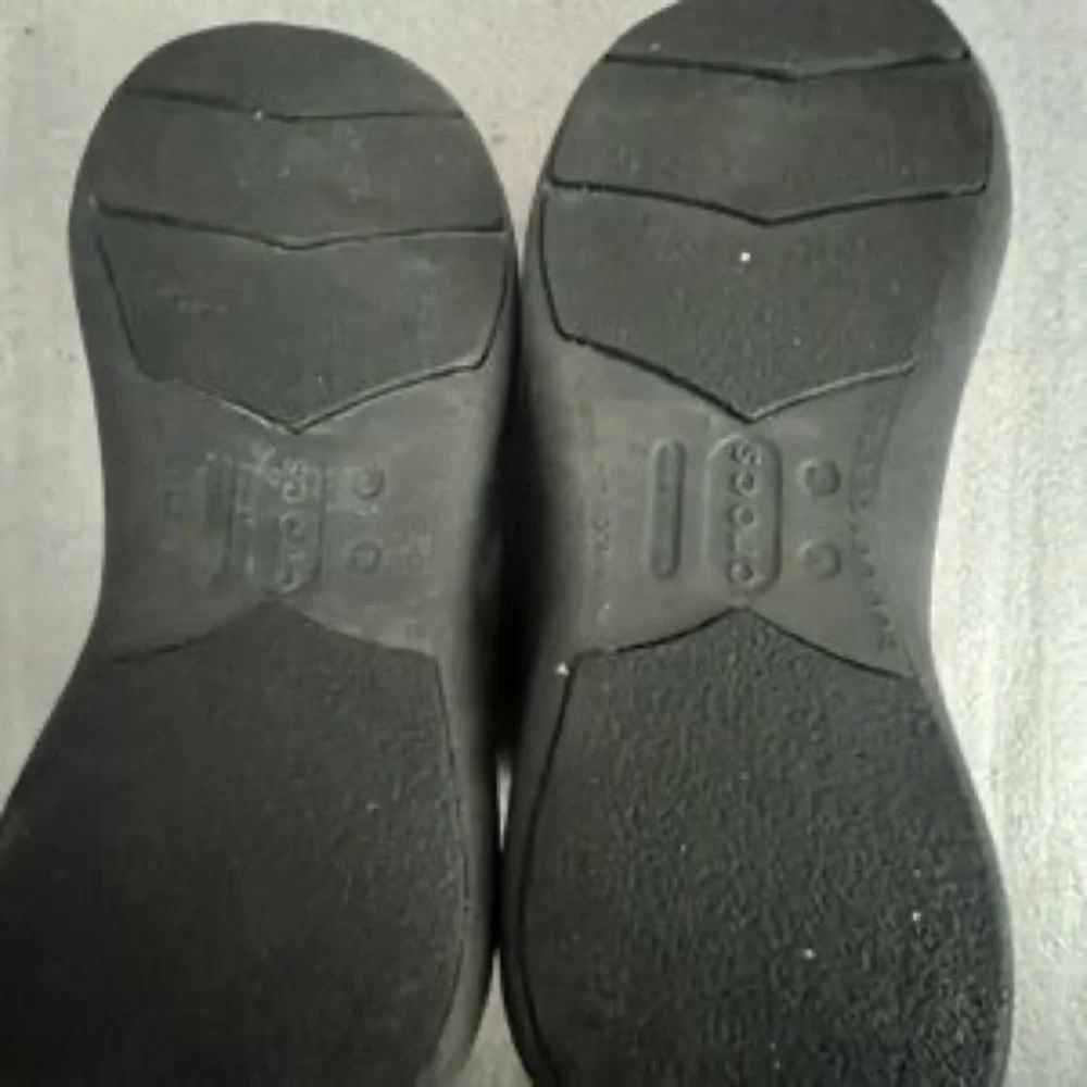 Men's Black Suede Lace-Up Chukka Boots
